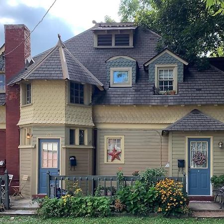 Luxury Apartment In Historic Carriage House Kennett Square Exterior photo